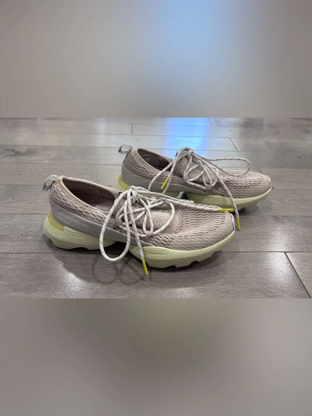 Sorel Kinetic Impact Lace Sneakers Womens 7.5 Dune Yellow Chunky Sole Trendy